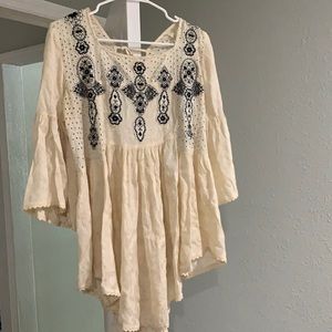 Beautiful free people flowy feminine top!